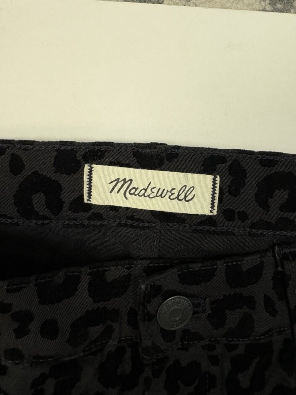 *Madewell 9" Mid-Rise Skinny Pant Womens Size 31 Black Flocked Velvet Leopard - Picture 6 of 10